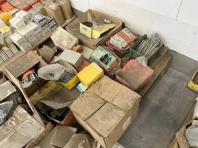 Grote partij bouw- en bevestigingsmateriaal - afbeelding 47 van  63