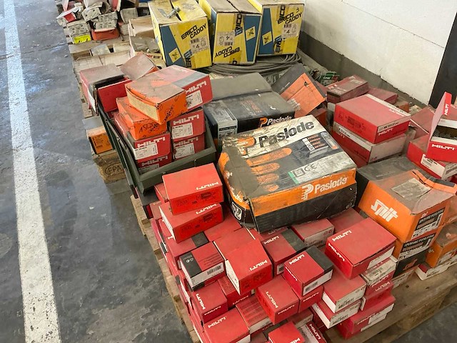 Grote partij bouw- en bevestigingsmateriaal - afbeelding 51 van  63