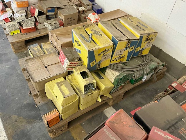 Grote partij bouw- en bevestigingsmateriaal - afbeelding 53 van  63