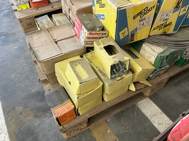 Grote partij bouw- en bevestigingsmateriaal - afbeelding 54 van  63