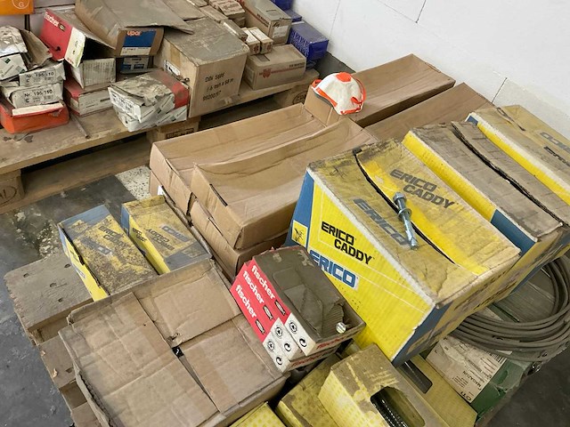 Grote partij bouw- en bevestigingsmateriaal - afbeelding 57 van  63