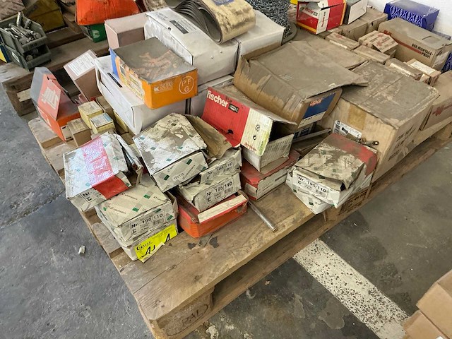 Grote partij bouw- en bevestigingsmateriaal - afbeelding 59 van  63