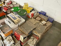 Grote partij bouw- en bevestigingsmateriaal - afbeelding 61 van  63