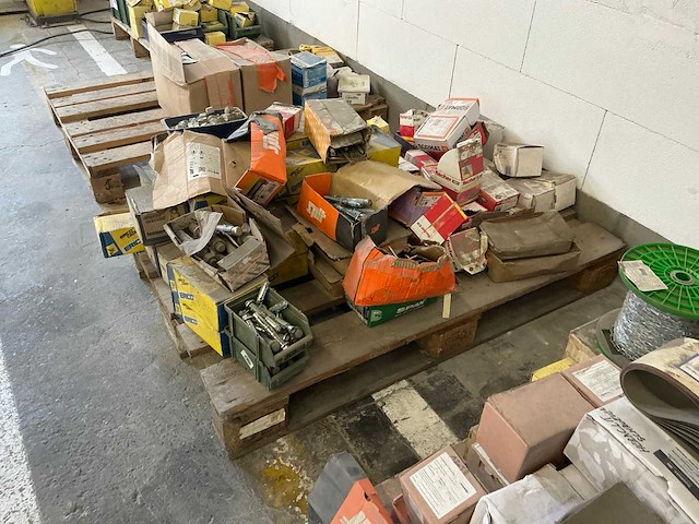 Grote partij bouw- en bevestigingsmateriaal - afbeelding 62 van  63