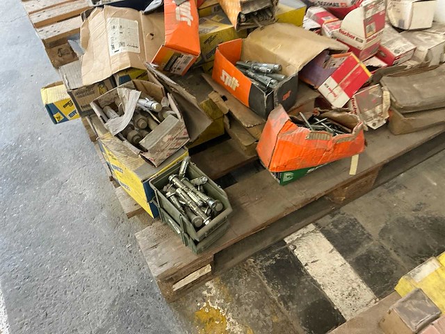 Grote partij bouw- en bevestigingsmateriaal - afbeelding 63 van  63