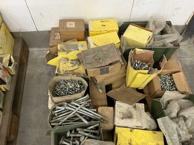 Grote partij bouw- en bevestigingsmateriaal - afbeelding 14 van  16
