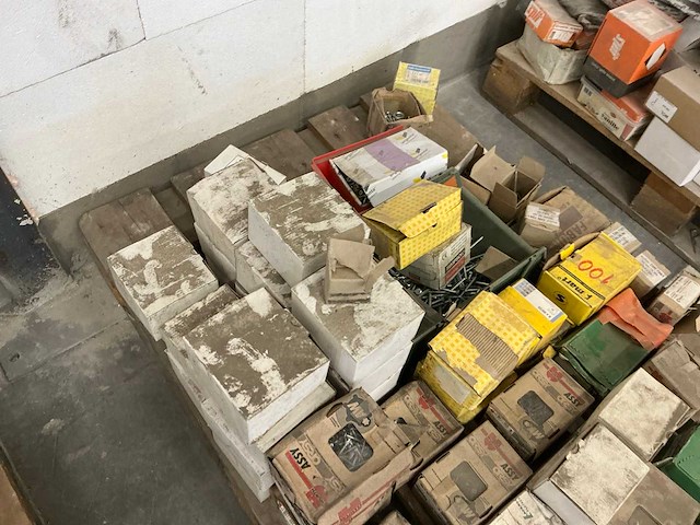 Grote partij bouw- en bevestigingsmateriaal - afbeelding 16 van  16