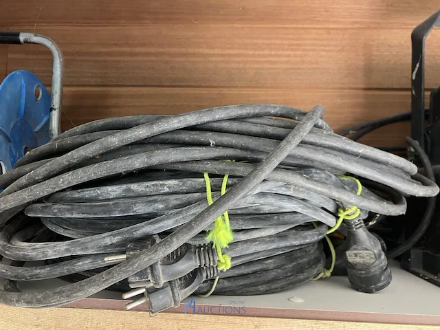 Grote partij bouwmaterialen en gereedschappen - afbeelding 10 van  43