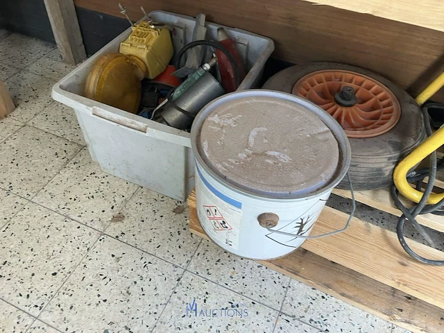 Grote partij bouwmaterialen en gereedschappen - afbeelding 16 van  43