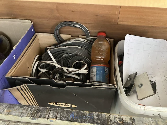 Grote partij bouwmaterialen en gereedschappen - afbeelding 19 van  43