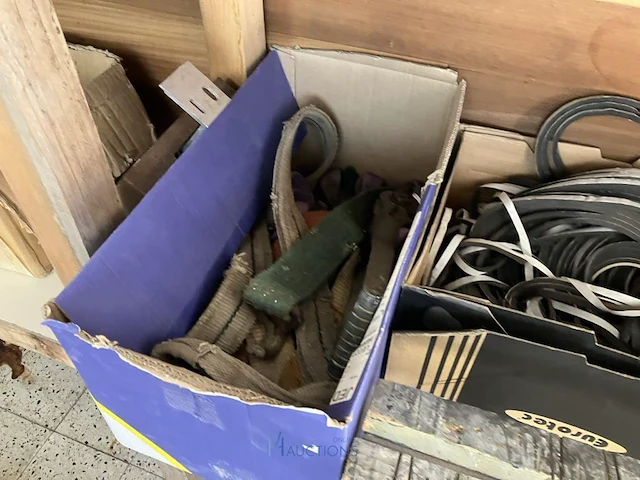 Grote partij bouwmaterialen en gereedschappen - afbeelding 20 van  43