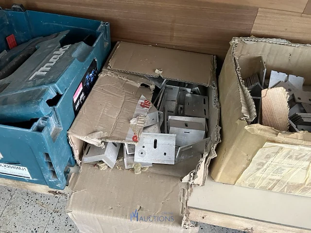Grote partij bouwmaterialen en gereedschappen - afbeelding 36 van  43