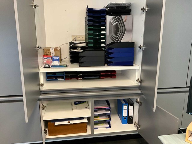 Grote partij bureaubenodigdheden (eerste verdiep) - afbeelding 6 van  6