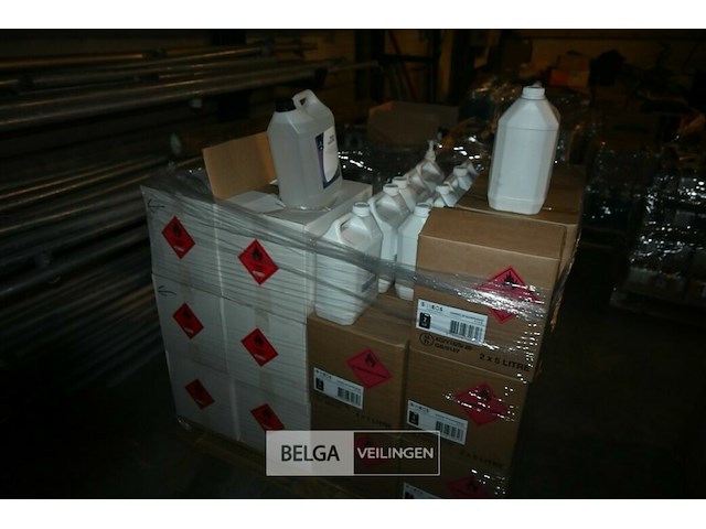 Grote partij desinfecterende handgel - afbeelding 1 van  4