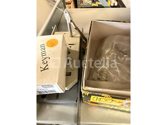 Grote partij deurbeslag en cylindersloten - afbeelding 6 van  16