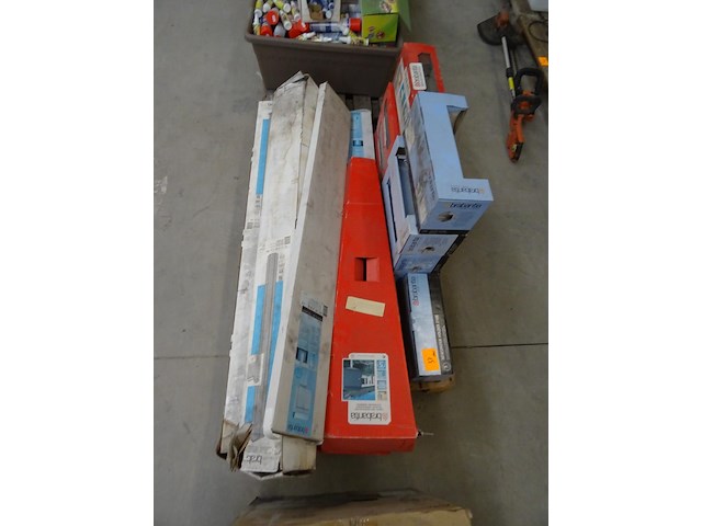 Grote partij dhz materiaal - afbeelding 27 van  40