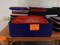 Grote partij dienbladen - afbeelding 2 van  6