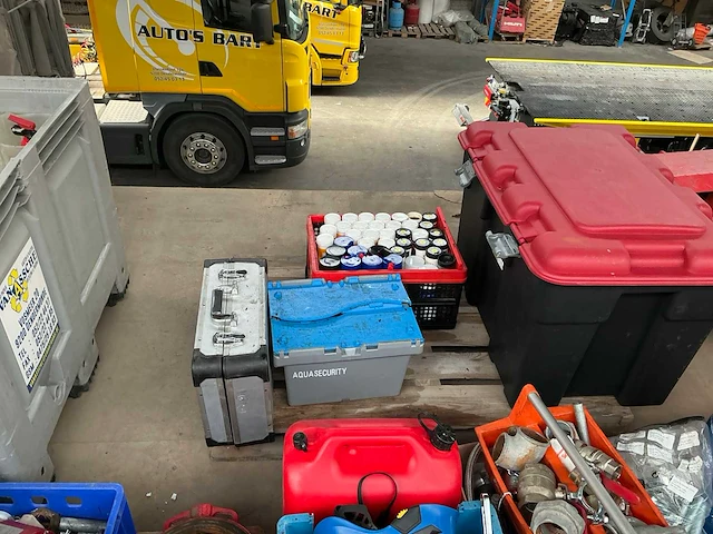 Grote partij divers aannemersmateriaal - afbeelding 13 van  13