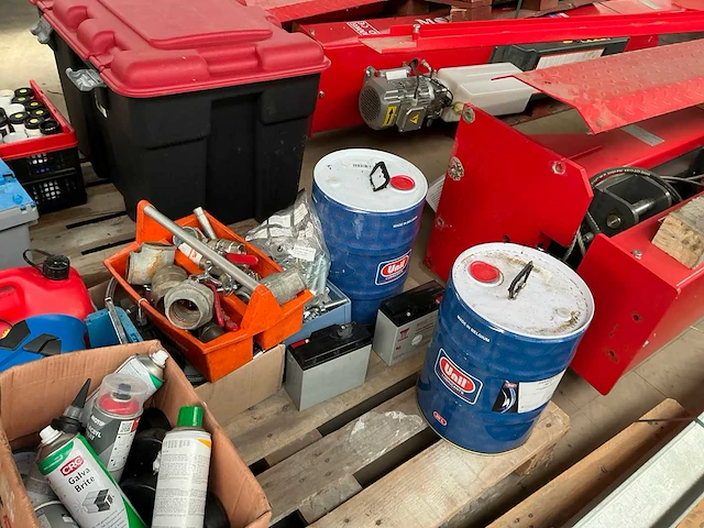 Grote partij divers aannemersmateriaal - afbeelding 10 van  13