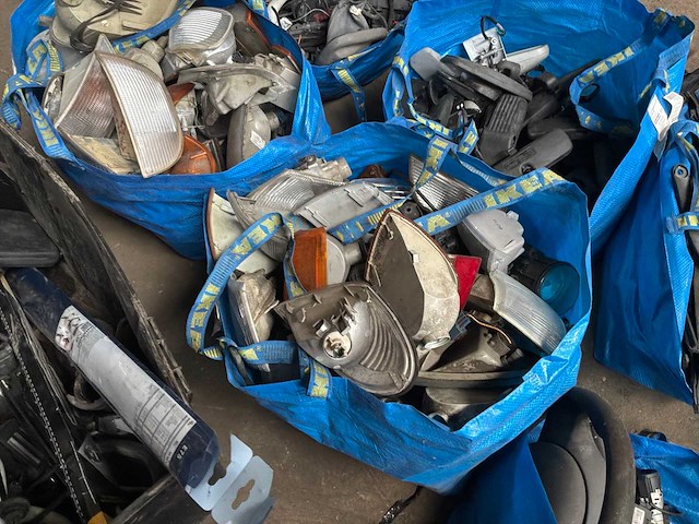 Grote partij divers auto onderdelen - afbeelding 21 van  21