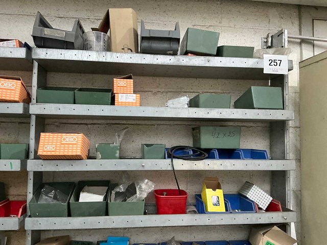 Grote partij divers bevestigingsmateriaal - afbeelding 4 van  29