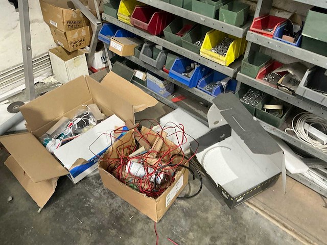 Grote partij divers bevestigingsmateriaal - afbeelding 6 van  29