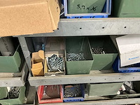 Grote partij divers bevestigingsmateriaal - afbeelding 29 van  29