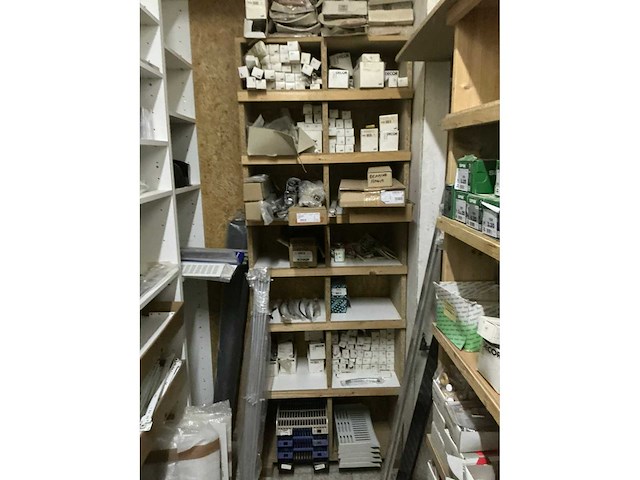 Grote partij divers bevestigingsmateriaal - afbeelding 10 van  35