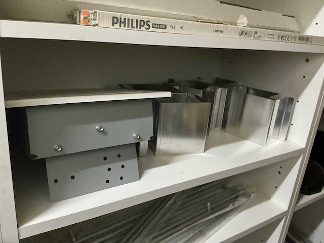 Grote partij divers bevestigingsmateriaal - afbeelding 15 van  35