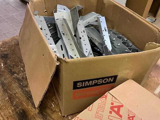 Grote partij divers bevestigingsmateriaal - afbeelding 24 van  35