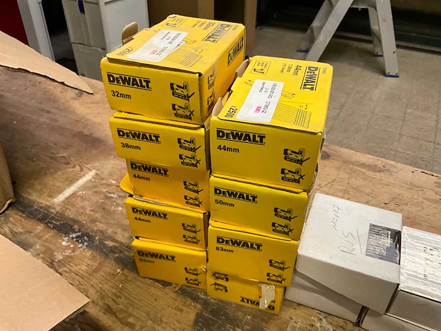 Grote partij divers bevestigingsmateriaal - afbeelding 25 van  35