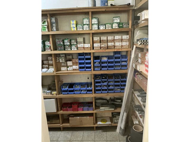 Grote partij divers bevestigingsmateriaal - afbeelding 29 van  35