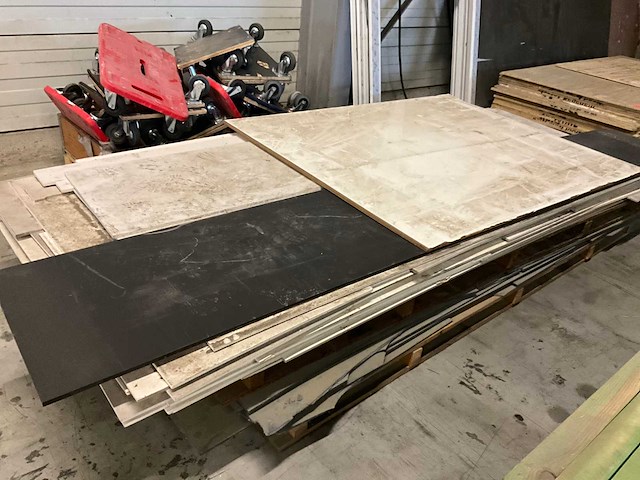 Grote partij divers bouwhout/platen - afbeelding 14 van  16