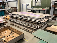 Grote partij divers bouwhout/platen - afbeelding 2 van  16