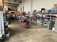 Grote partij divers gereedschap en toebehoren - afbeelding 1 van  39