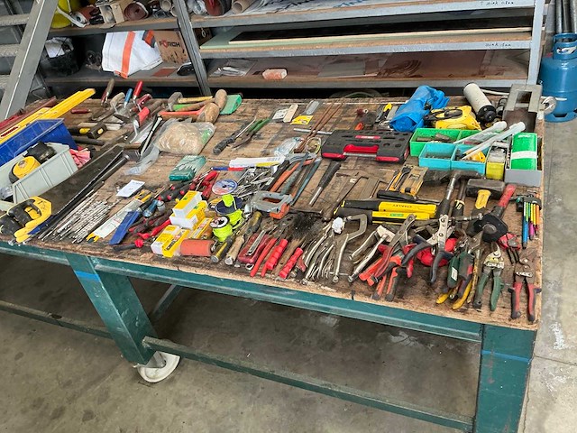 Grote partij divers handgereedschap - afbeelding 1 van  13