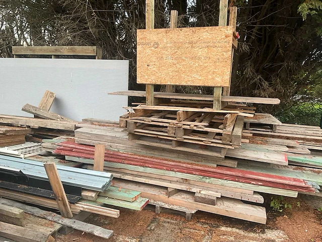 Grote partij divers hout en restanten - afbeelding 30 van  30