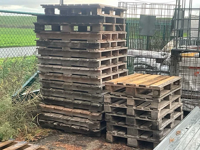 Grote partij divers hout en restanten - afbeelding 4 van  30