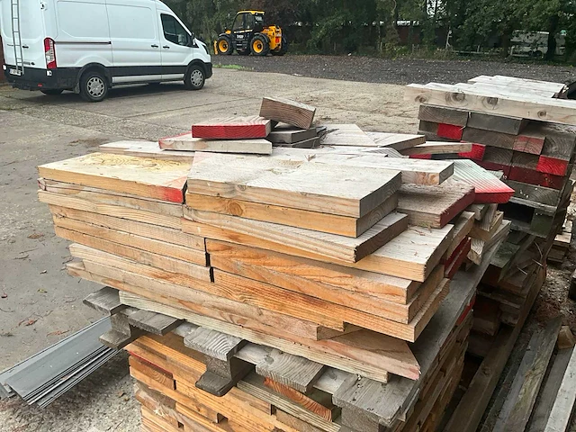 Grote partij divers hout en restanten - afbeelding 8 van  30