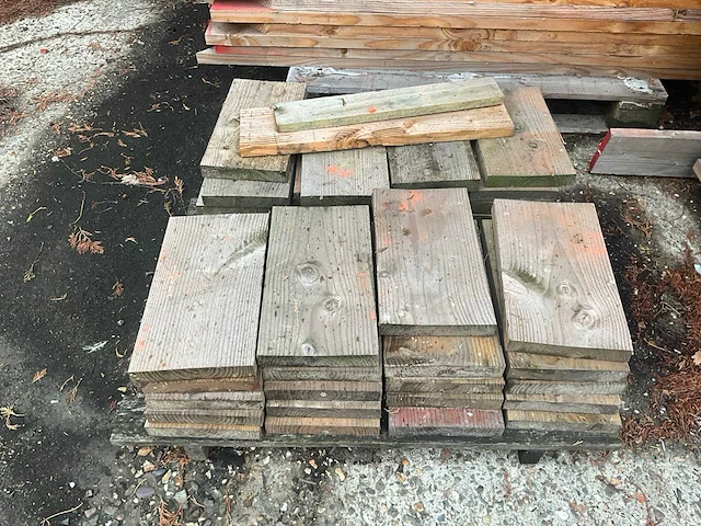 Grote partij divers hout en restanten - afbeelding 7 van  30