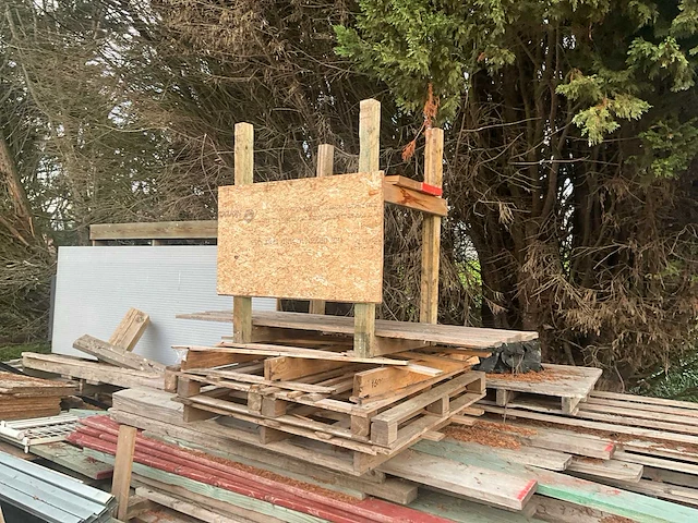 Grote partij divers hout en restanten - afbeelding 27 van  30