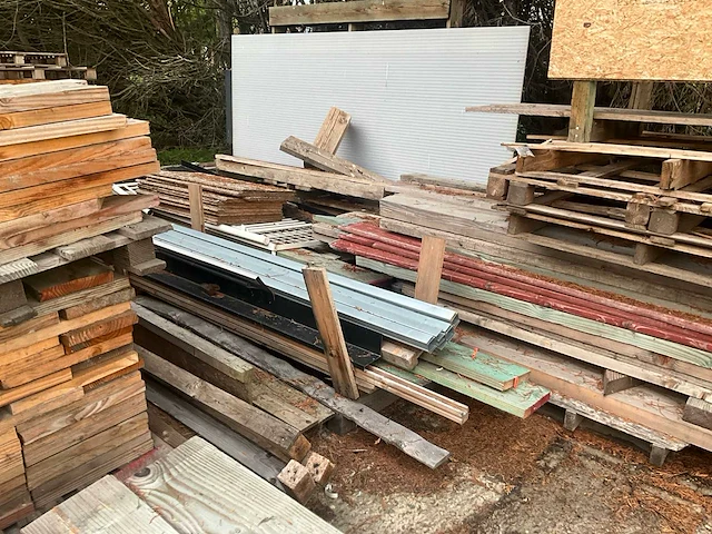 Grote partij divers hout en restanten - afbeelding 12 van  30