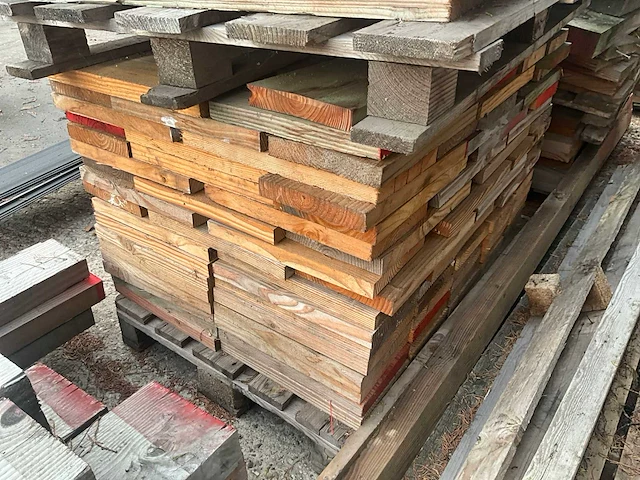 Grote partij divers hout en restanten - afbeelding 23 van  30