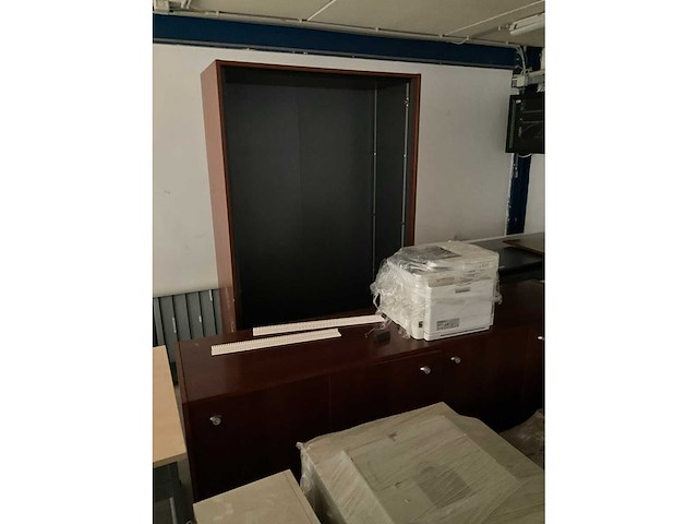 Grote partij divers kantoor/werkplaatsmeubilair - afbeelding 7 van  25