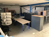 Grote partij divers kantoor/werkplaatsmeubilair - afbeelding 1 van  25