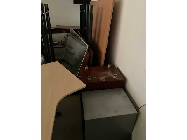 Grote partij divers kantoor/werkplaatsmeubilair - afbeelding 12 van  25