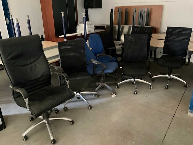 Grote partij divers kantoor/werkplaatsmeubilair - afbeelding 23 van  25