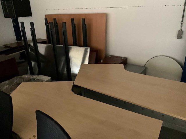 Grote partij divers kantoor/werkplaatsmeubilair - afbeelding 3 van  25