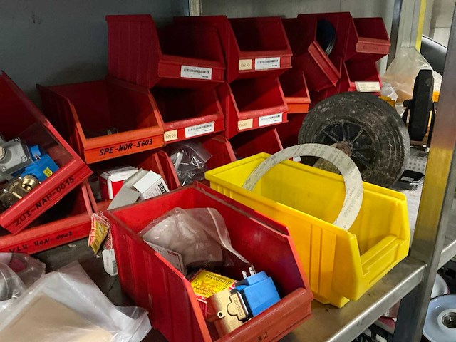 Grote partij divers machine toebehoren en diversen - afbeelding 13 van  32