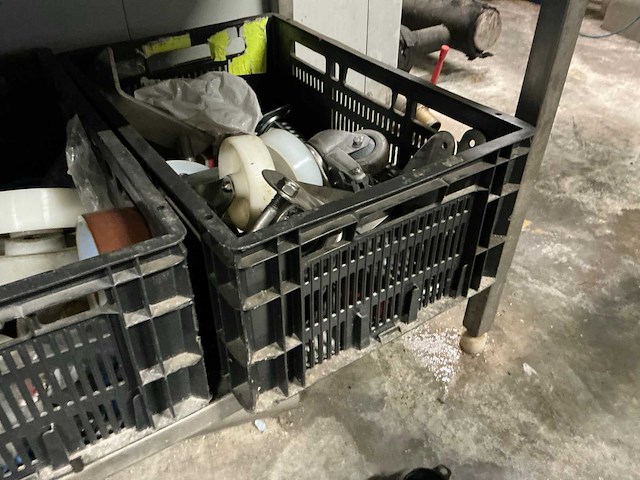 Grote partij divers machine toebehoren en diversen - afbeelding 19 van  32